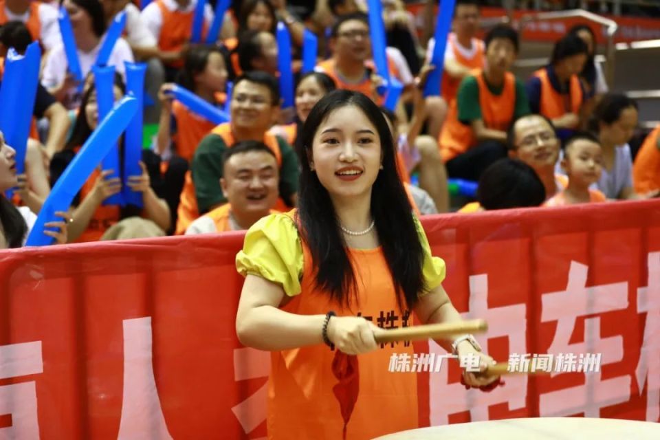 关于蒂姆迎来三赛季出色发挥，中国队观众热烈欢呼！的信息