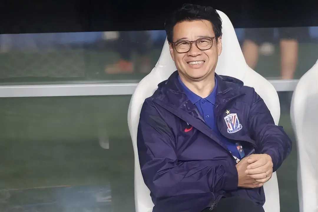 表现优异引发热议！，穆雷在SKT比赛中出色防守引发球迷热议(穆雷伤势如何)