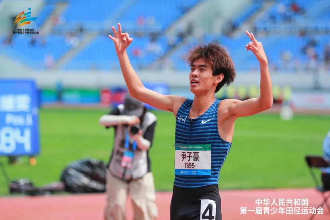 包含田径邀请赛上演强强对话，泰山霹雳队翻盘川蜀天虎队，战术调整见效；赛场纪律更严谨的词条