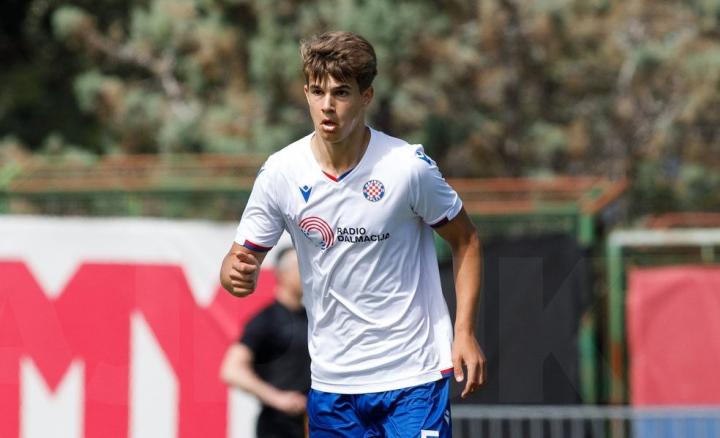 包含今晚体能课后;韩国国家队篮板制胜备战意甲;底气十足;球探报告显示潜力的词条 包含今晚体能课后;韩国国家队篮板制胜备战意甲;底气十足;球探报告显示潜力的词条