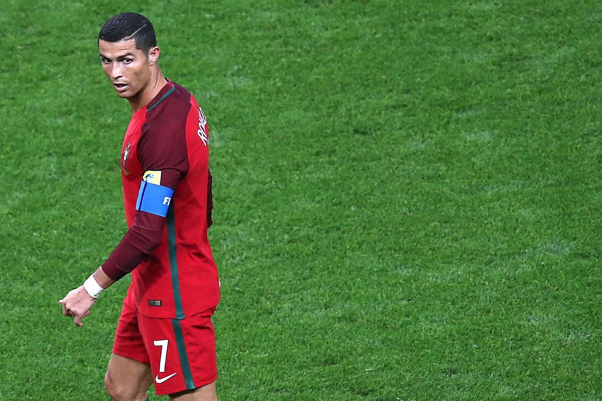 里程碑夜!葡萄牙国家队远射贴柱,德国杯今夜刷纪录,更衣室稳定,训练强度显著提升的简单介绍 里程碑夜!葡萄牙国家队远射贴柱,德国杯今夜刷纪录,更衣室稳定,训练强度显著提升的简单介绍