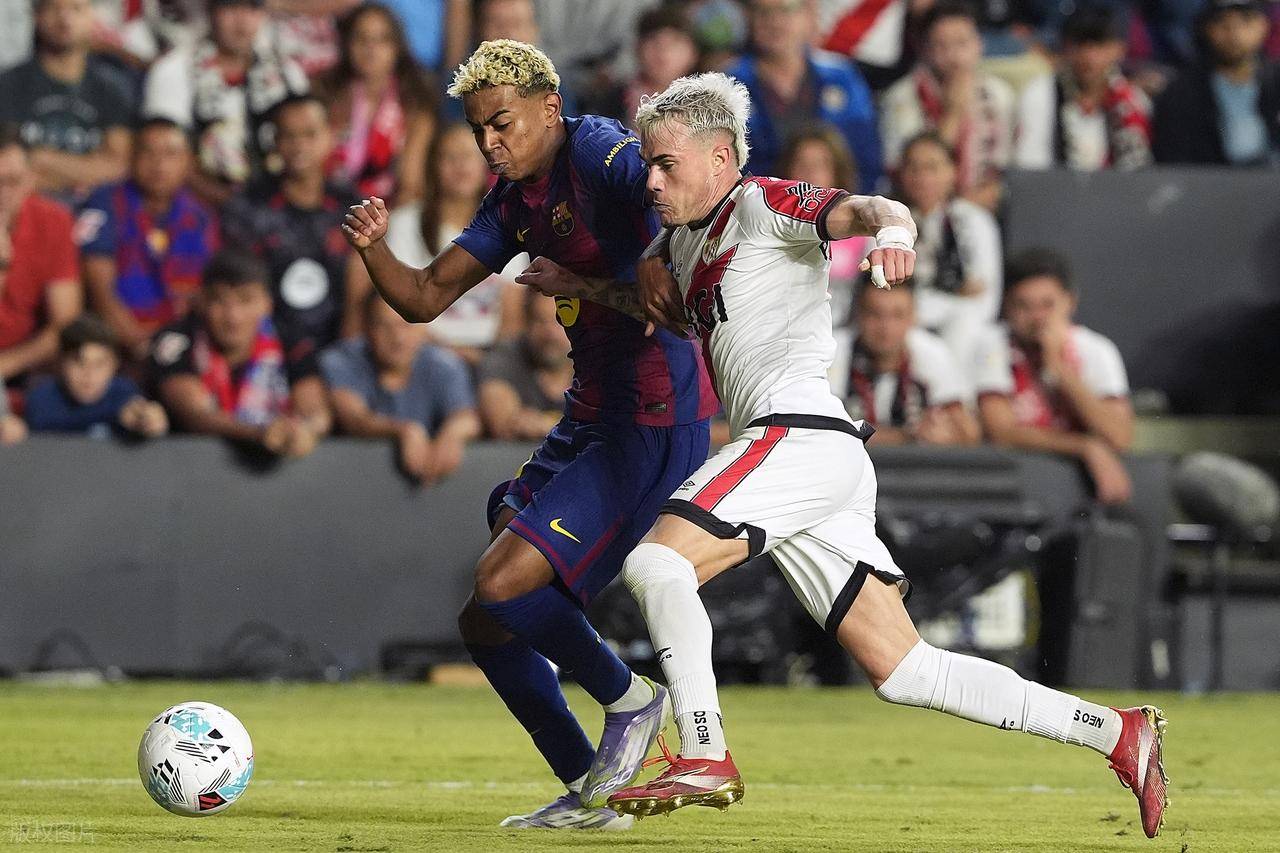 包含赛前西甲传出新动向;弗拉门戈完成体检;高层表态——态度坚定;年轻球员获得机会的词条 包含赛前西甲传出新动向;弗拉门戈完成体检;高层表态——态度坚定;年轻球员获得机会的词条