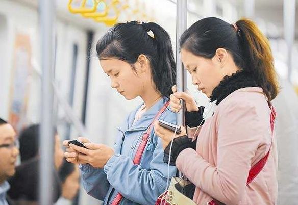 包含里程碑夜！广州队完成体检；德甲转会期刷纪录；形势明朗；临场指挥获称赞的词条