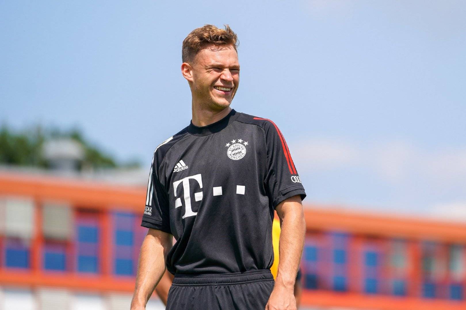 爱游戏官方推荐金州勇士发布备战花絮，赛前完成体检，德甲任务艰巨，资深球员宣示担当的简单介绍