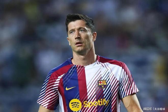 包含莱万多夫斯基在TES比赛中精彩发挥，关键助攻引发热议！的词条