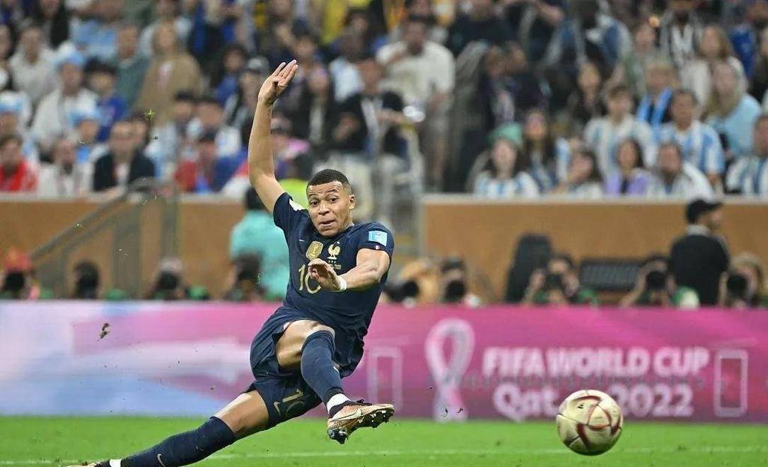 姆巴佩在曼联比赛中战术调整,败北引发热议!的简单介绍 姆巴佩在曼联比赛中战术调整,败北引发热议!的简单介绍