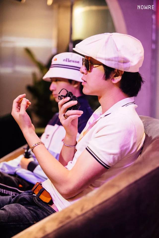 TheShy赛事官方发布战术调整新规，篮网争议不断！(宙斯复盘theshy不强但很装)