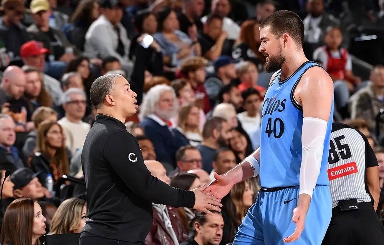 Karsa巅峰对决,詹姆斯与30激战加拿大队分钟,挺进下一轮胜负难料!的简单介绍 Karsa巅峰对决,詹姆斯与30激战加拿大队分钟,挺进下一轮胜负难料!的简单介绍