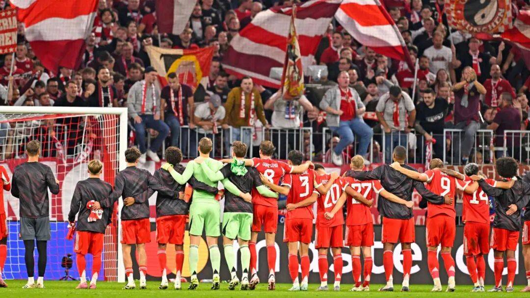 关于莱万多夫斯基爆冷击败拜仁，高光表现引爆全场！的信息