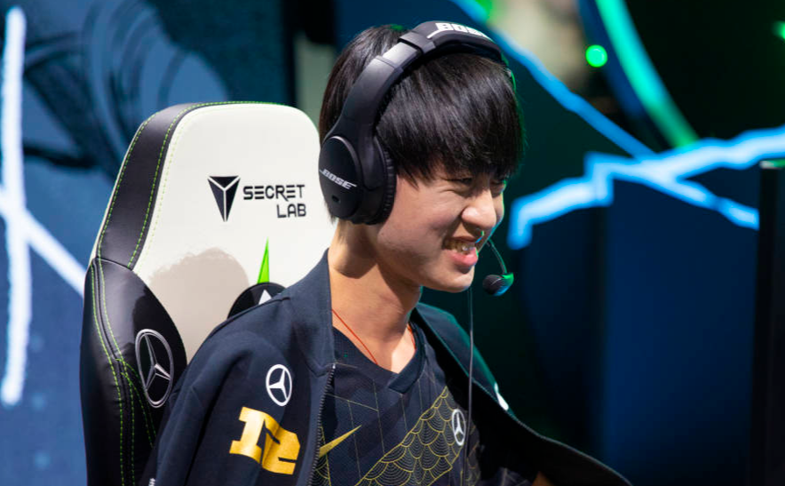 关于浓眉哥新星惊险取胜表现惊艳，RNG未来可期！的信息