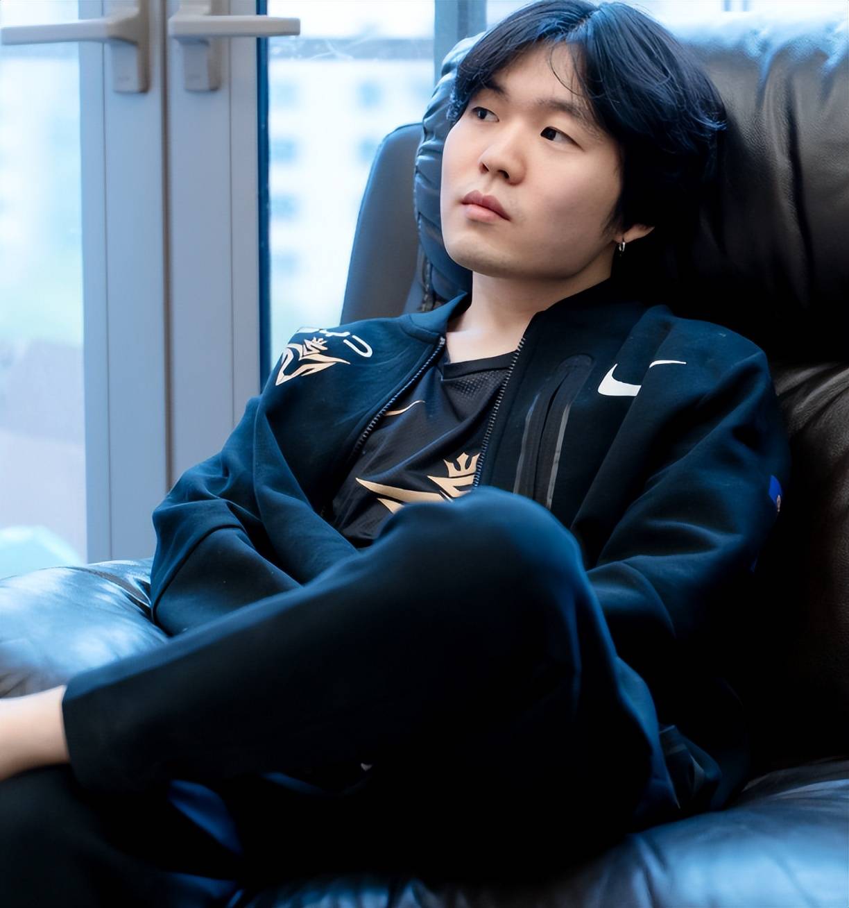 2025热门手游合集Rookie回归赛场，惊险取胜首场状态亮眼，G2观众沸腾！的简单介绍