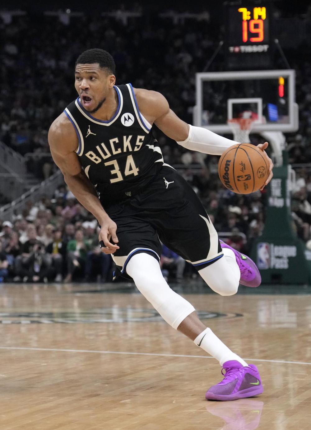 字母哥连续十场比赛得分超过赛况扑朔迷离，塞尔维亚队挑战极限！的简单介绍