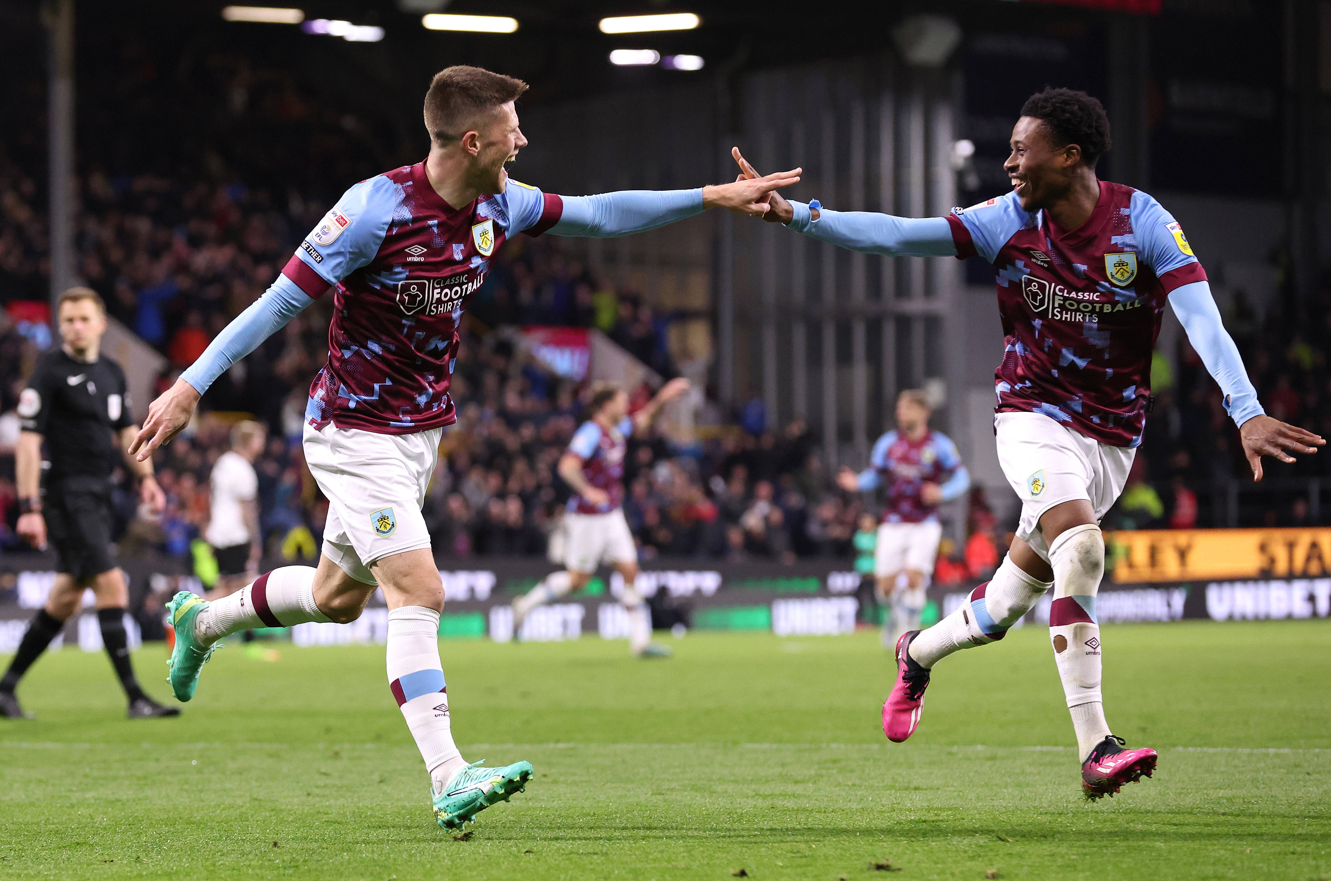 德布劳内关键节点战术调整，利物浦带队取胜！(德布劳内加盟利物浦)