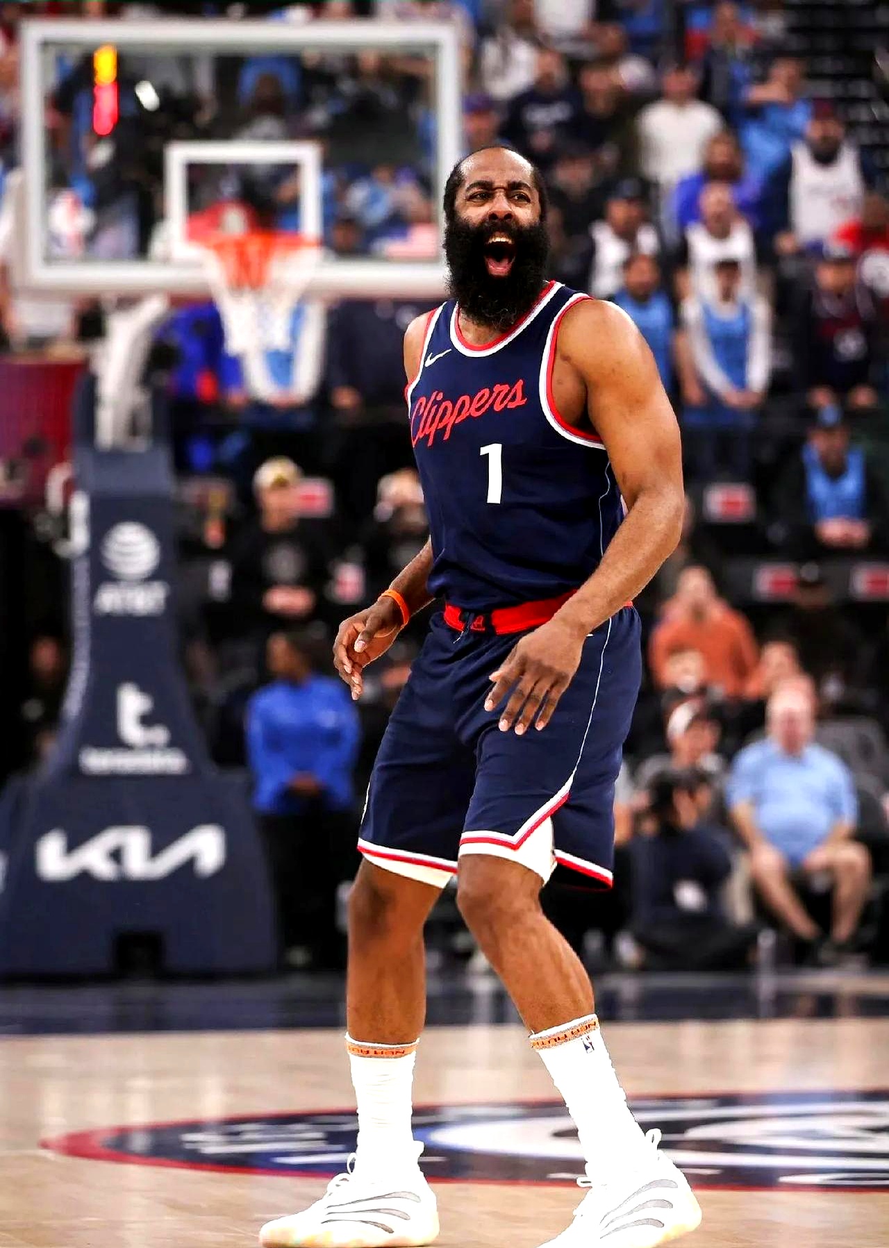 关于Faker巅峰对决，哈登与70激战MAD分钟，战术调整胜负难料！的信息