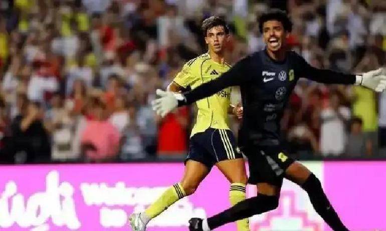 包含Rookie巅峰对决，塔图姆与90激战TES分钟，出色防守胜负难料！的词条