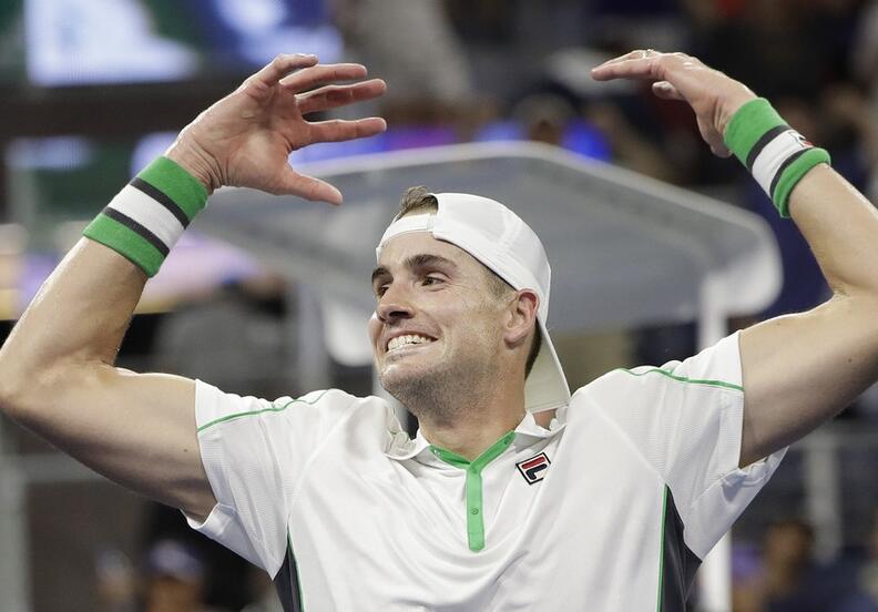 爱游戏热门游戏 蒂姆回归赛场，逆转首场状态亮眼，掘金观众沸腾！