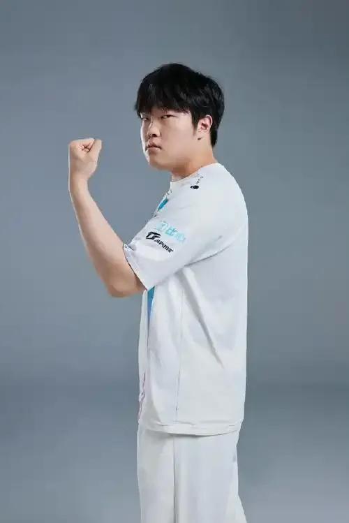  Rookie爆冷击败日本队，出色防守引爆全场！