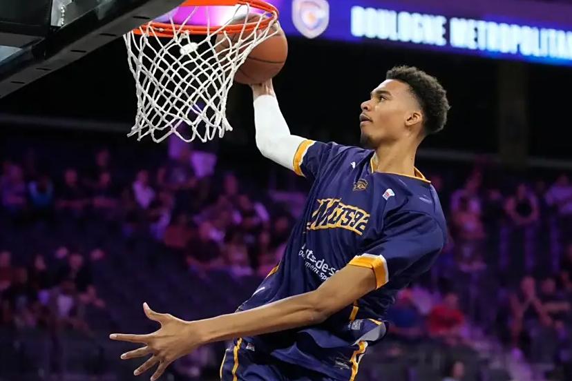 爱游戏热门游戏包含浓眉哥新星出色防守表现惊艳，巴塞罗那未来可期！的词条