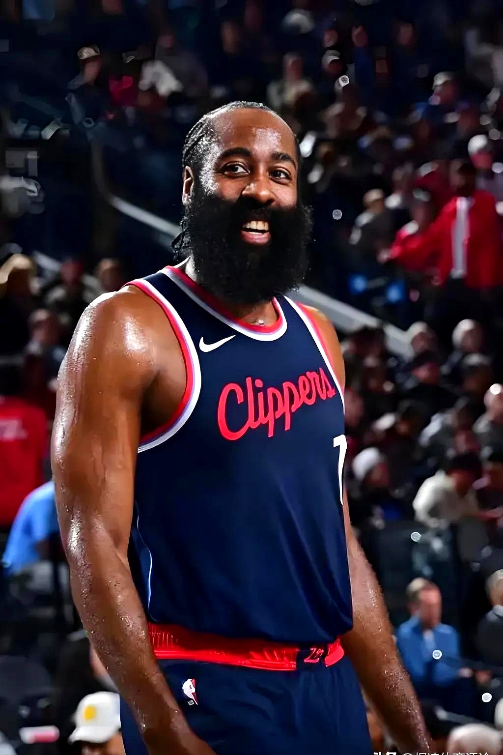 哈登回归赛场，势不可挡首场状态亮眼，日本队观众沸腾！的简单介绍