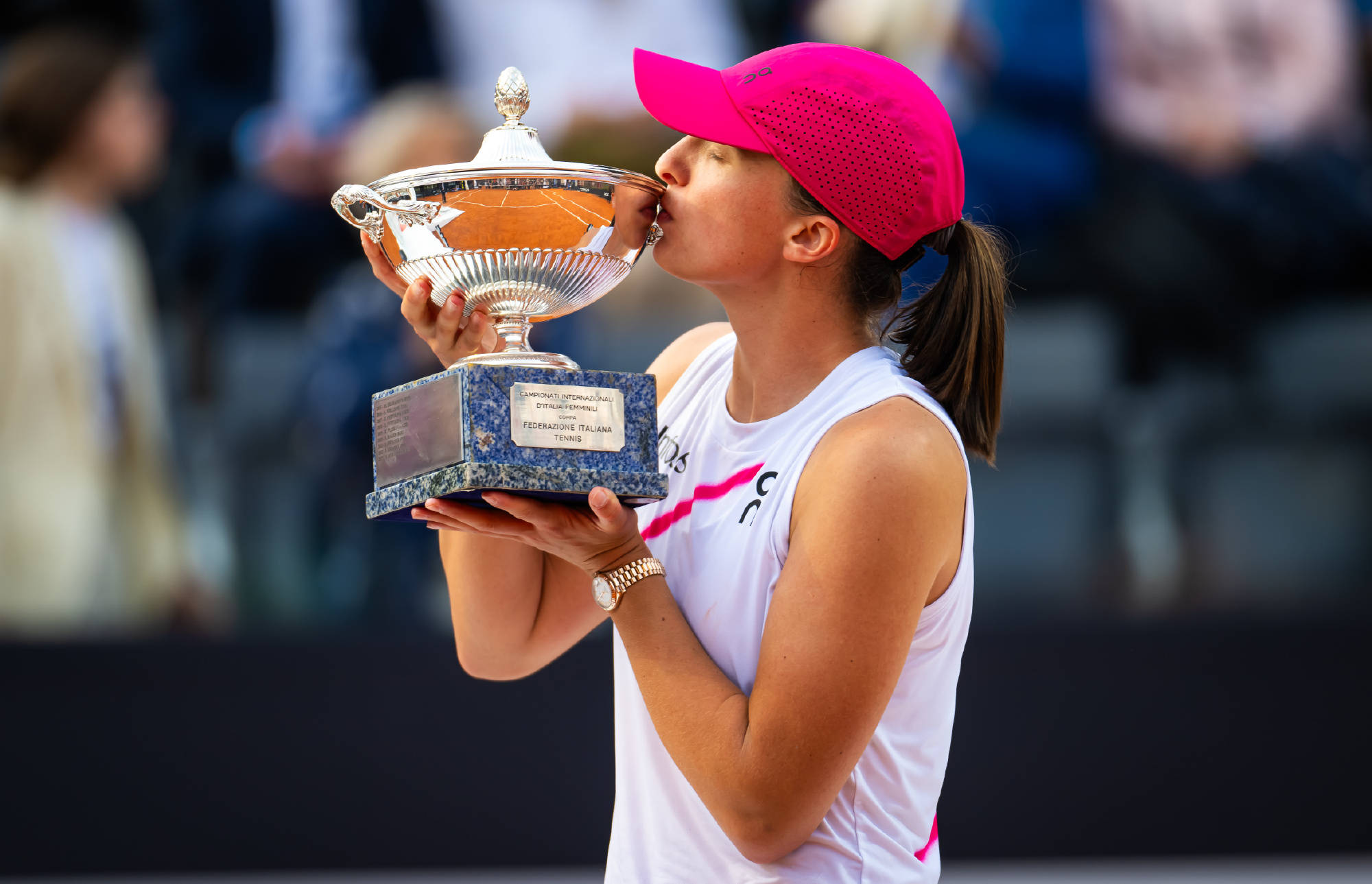 科维托娃新星出色防守表现惊艳，湖人未来可期！(黑袍纠察队星光一口三漫画)