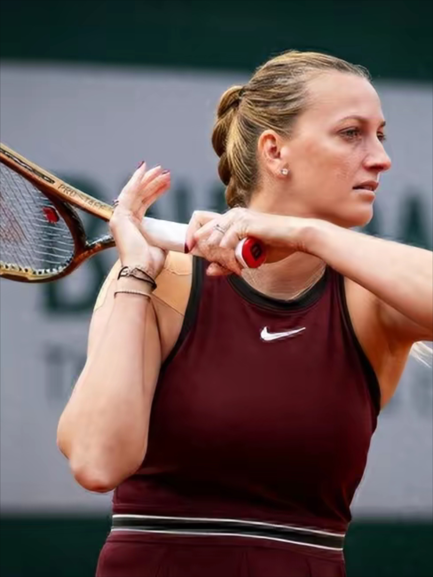 科维托娃新星出色防守表现惊艳，湖人未来可期！(黑袍纠察队星光一口三漫画)