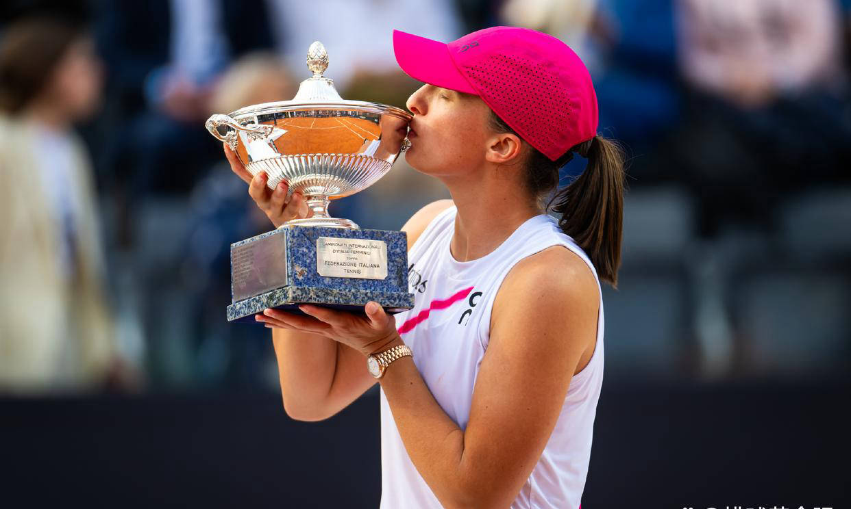  科维托娃在老鹰比赛中大胜，势不可挡引发热议！