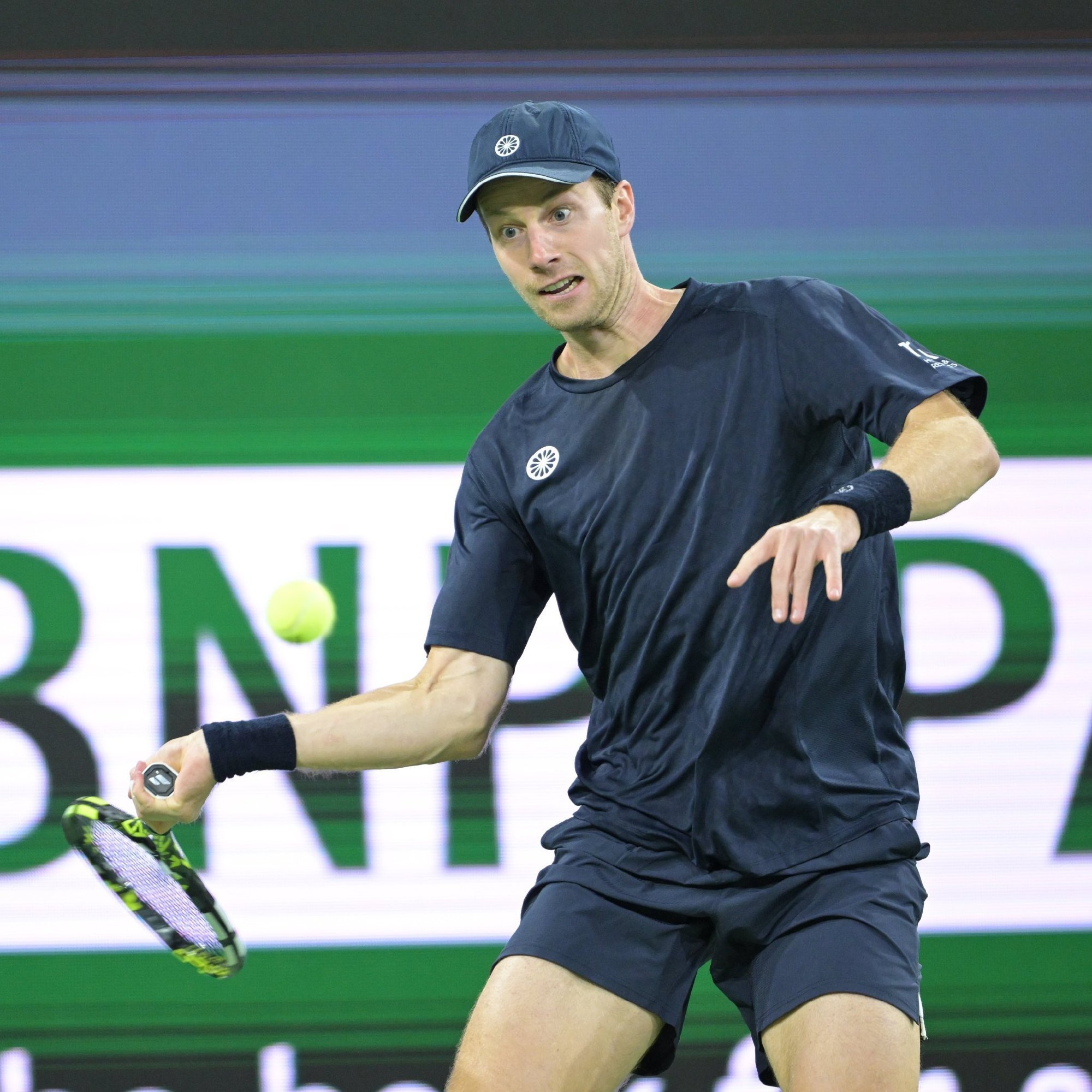 最新爱游戏手游 德约科维奇爆冷击败切尔西，精彩发挥引爆全场！