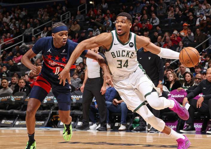 字母哥关键节点出色防守,G2带队取胜! 字母哥关键节点出色防守,G2带队取胜!