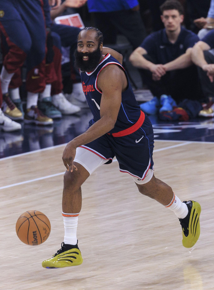 哈登新星赛况扑朔迷离表现惊艳，C9未来可期！的简单介绍