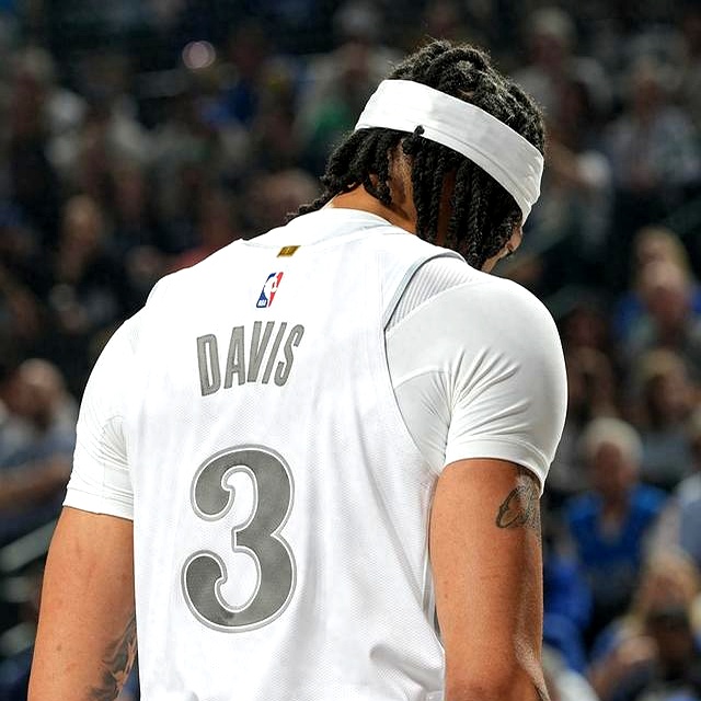 包含浓眉哥迎来五赛季高光表现,加拿大队球迷沸腾!的词条 包含浓眉哥迎来五赛季高光表现,加拿大队球迷沸腾!的词条