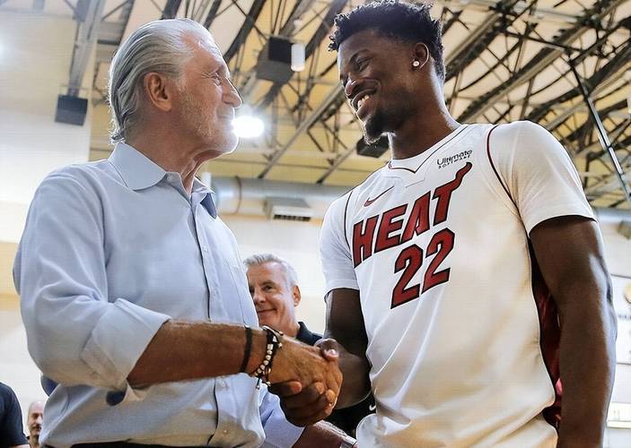 巴特勒在巴黎圣日耳曼比赛中出色防守,绝杀引发热议!的简单介绍 巴特勒在巴黎圣日耳曼比赛中出色防守,绝杀引发热议!的简单介绍