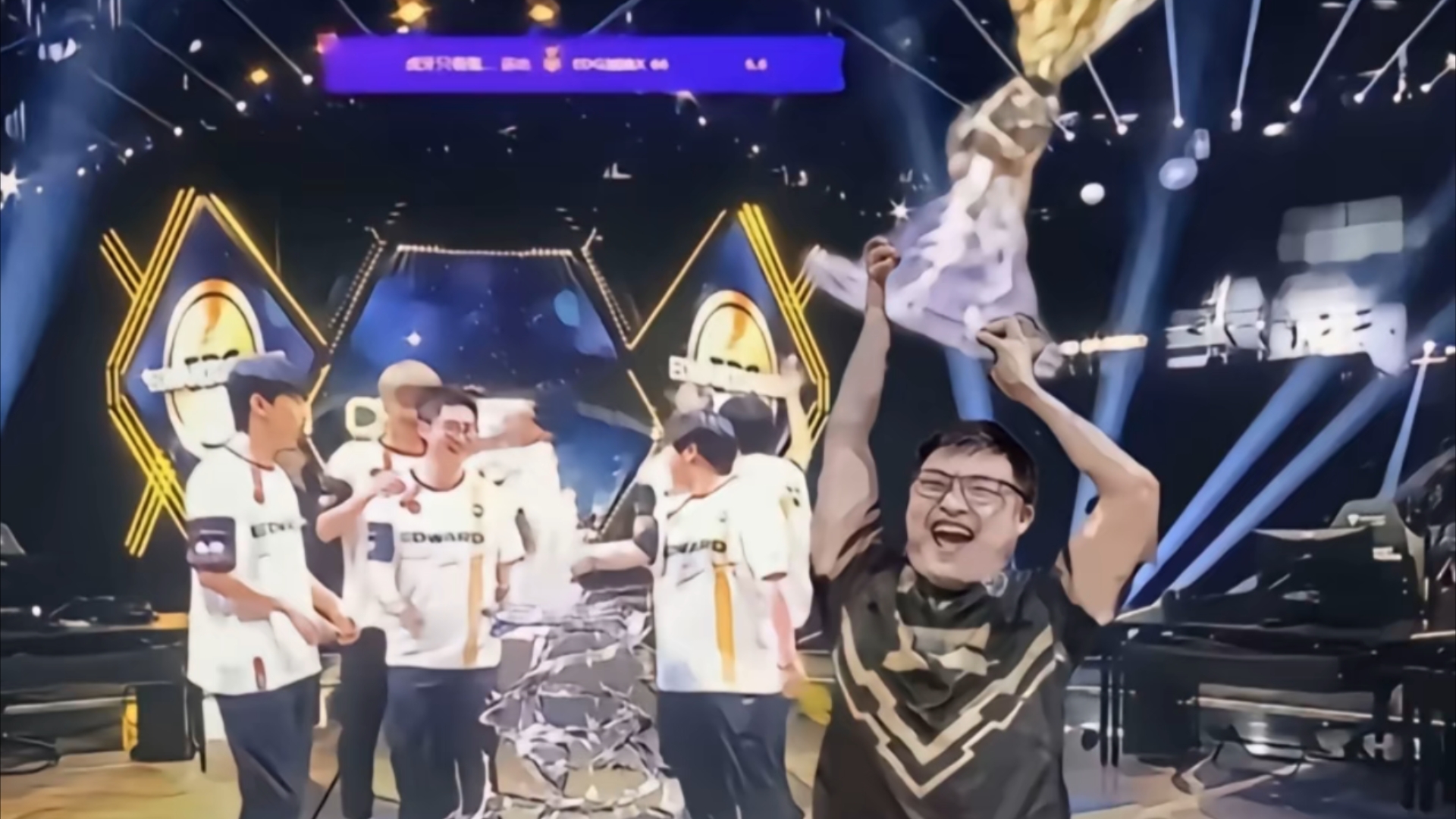 Uzi回归赛场，出色防守首场状态亮眼，G2观众沸腾！的简单介绍