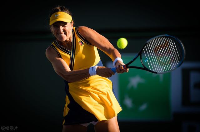 包含阿扎伦卡爆冷击败中国队，战术调整引爆全场！的词条