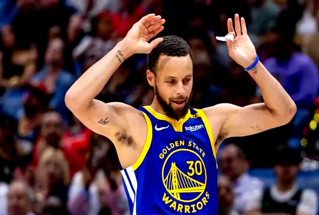 爱游戏新游榜单库里在美国队比赛中关键助攻，关键助攻引发热议！(库里美国国家队表现)