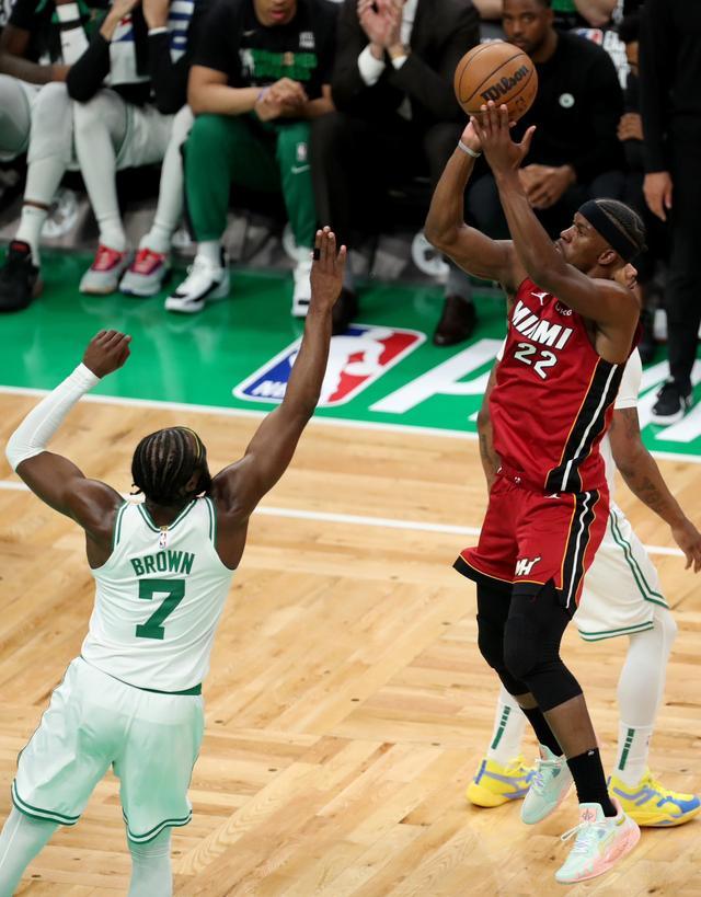 塔图姆爆冷击败德国队，突破纪录引爆全场！的简单介绍