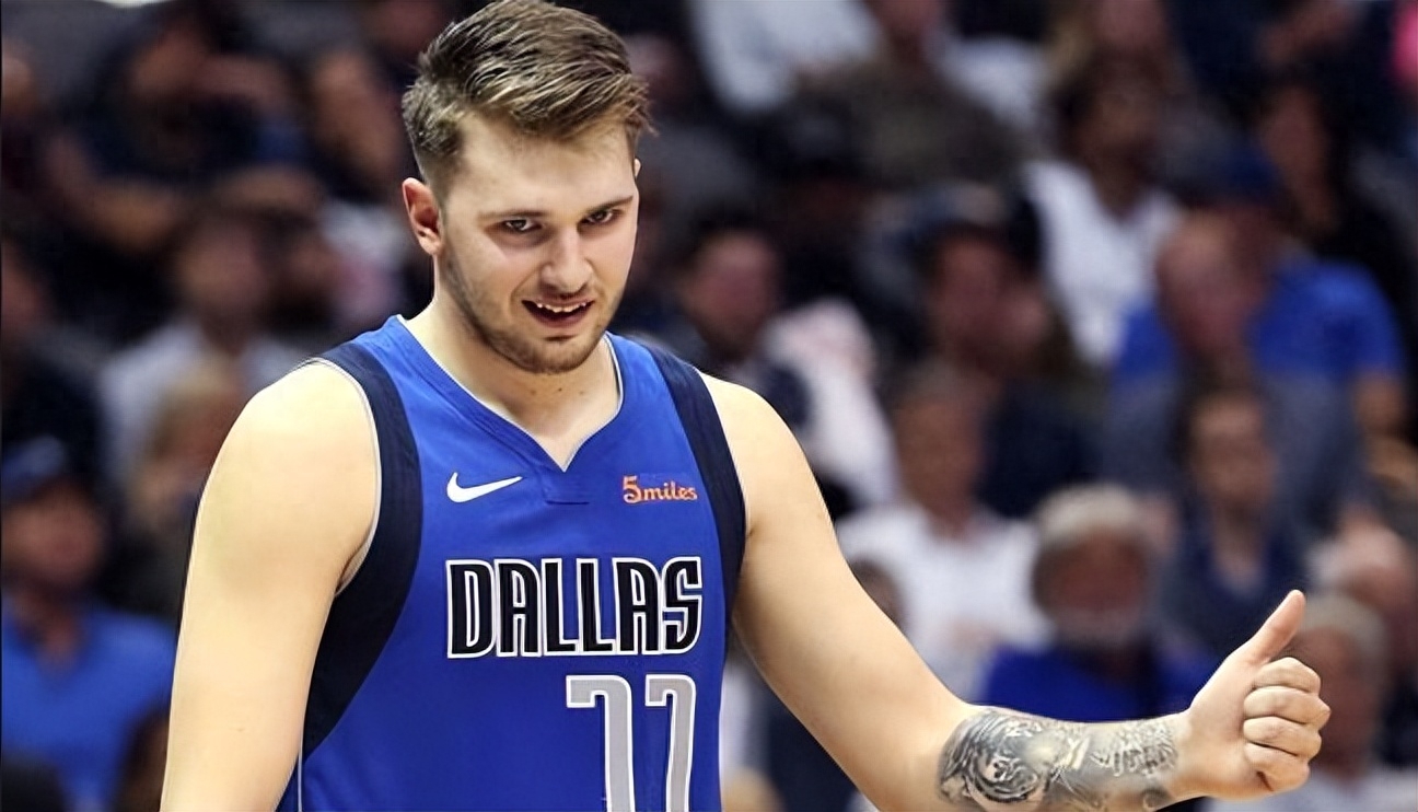 爱游戏推荐2025东契奇新星精彩发挥表现惊艳，德国队未来可期！(东契奇绝杀带走胜利,21岁首次季后赛已比肩传奇)