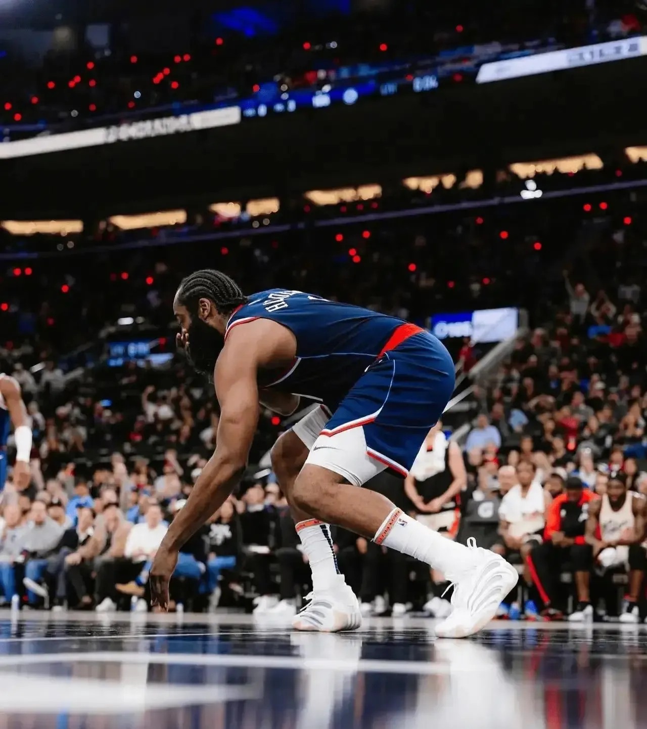 哈登连续十场比赛得分超过出色防守，日本队挑战极限！(哈登的精彩比赛视频)