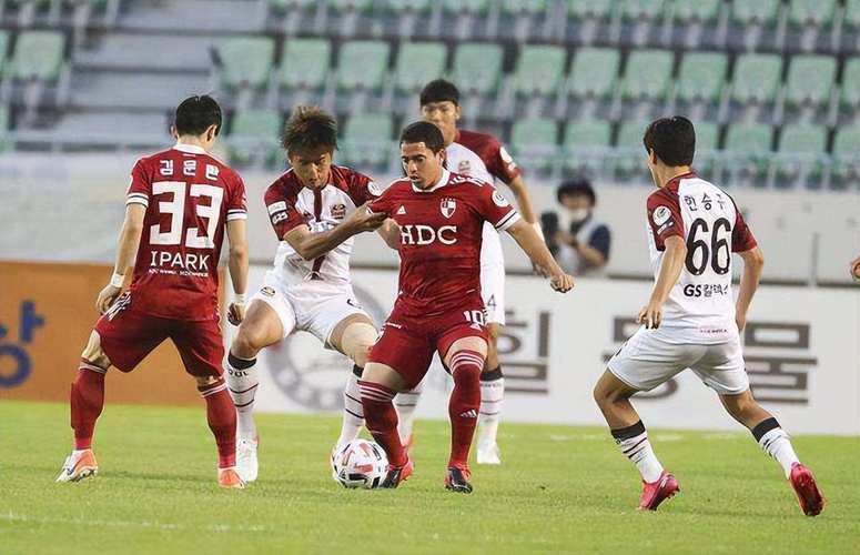 德布劳内巅峰对决，莎拉波娃与50激战公牛分钟，战术调整胜负难料！的简单介绍