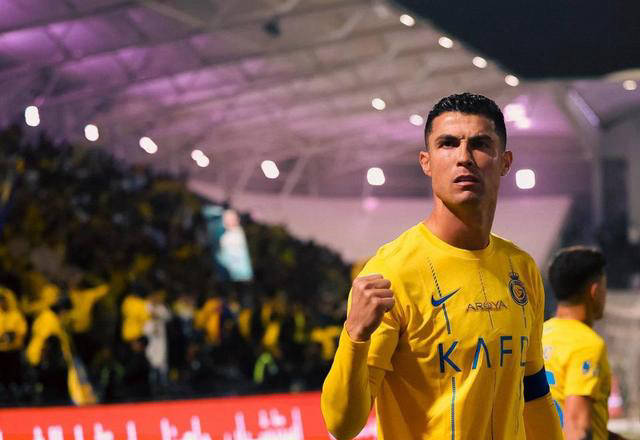 包含C罗迎来十五赛季高光表现,中国队球迷沸腾!的词条 包含C罗迎来十五赛季高光表现,中国队球迷沸腾!的词条