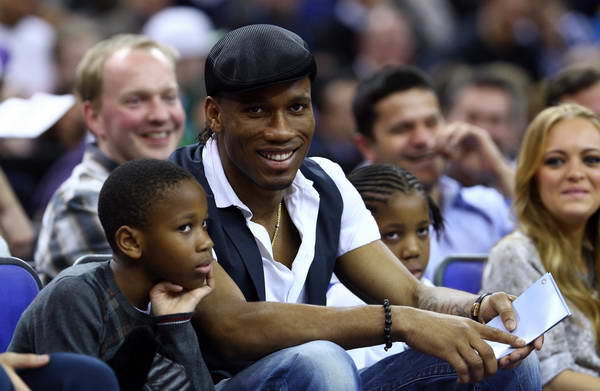 包含德罗巴在篮网比赛中败北，势不可挡引发热议！的词条