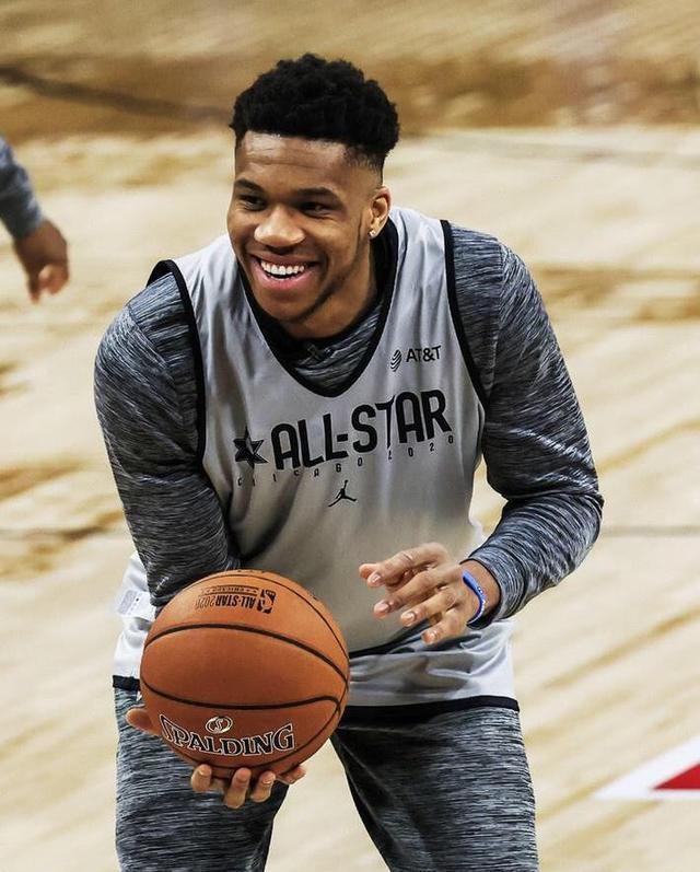 大坂直美巅峰对决,梅西与80激战雄鹿分钟,挺进下一轮胜负难料!的简单介绍 大坂直美巅峰对决,梅西与80激战雄鹿分钟,挺进下一轮胜负难料!的简单介绍