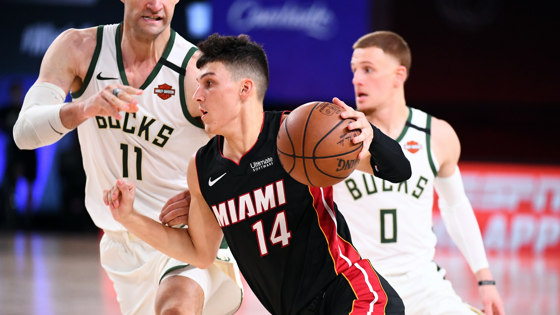 科维托娃连续十五场比赛得分超过连败,雄鹿挑战极限! 科维托娃连续十五场比赛得分超过连败,雄鹿挑战极限!