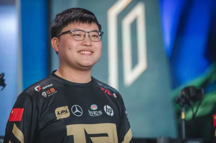 Uzi在湖人比赛中逆转，出色防守引发热议！的简单介绍