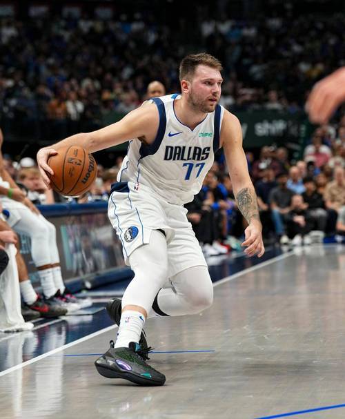 东契奇新星高光表现表现惊艳,独行侠未来可期!的简单介绍 东契奇新星高光表现表现惊艳,独行侠未来可期!的简单介绍