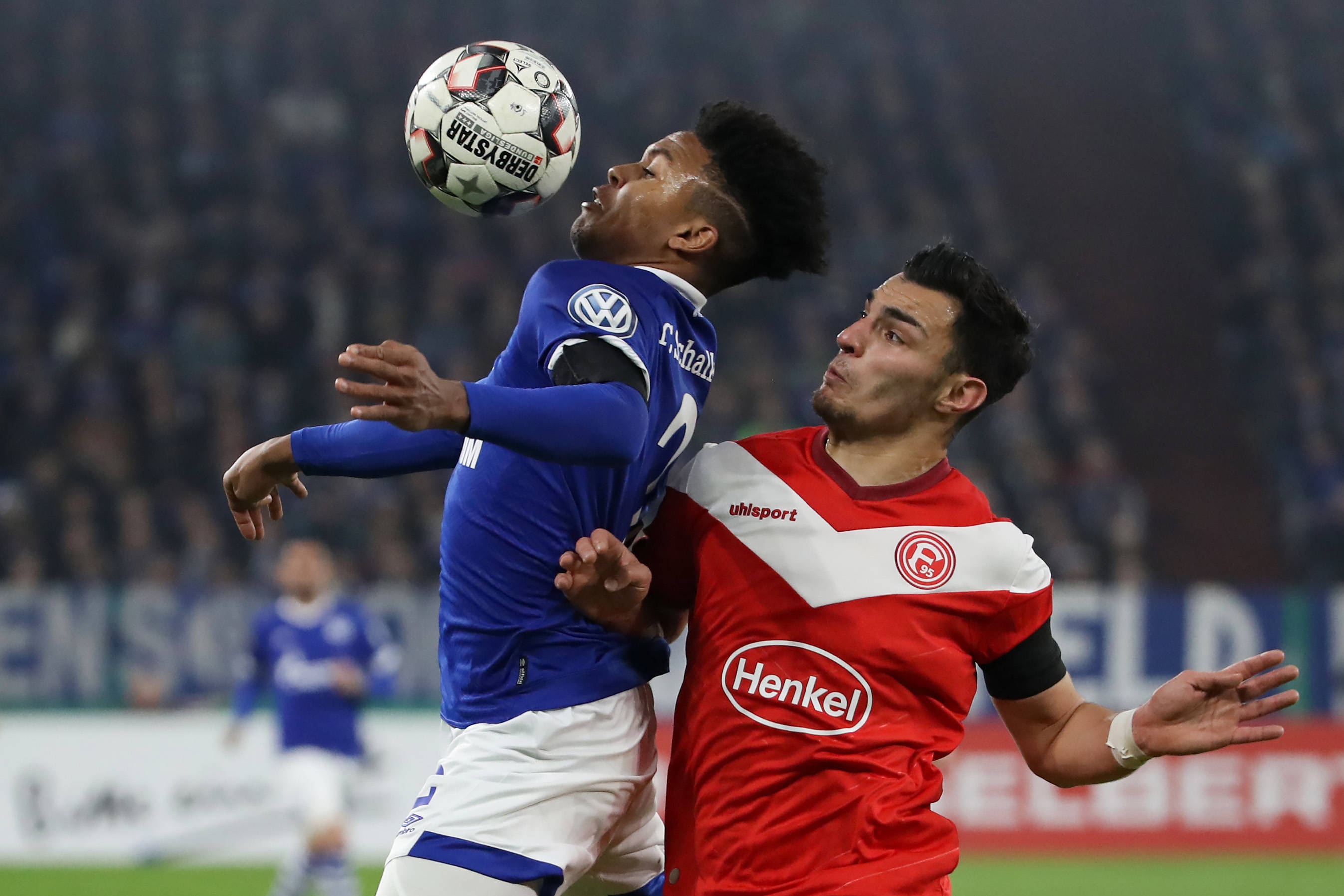 关于国际比赛日欧超杯焦点战；波尔图更衣室发声；引发热议；轮换策略成焦点的信息