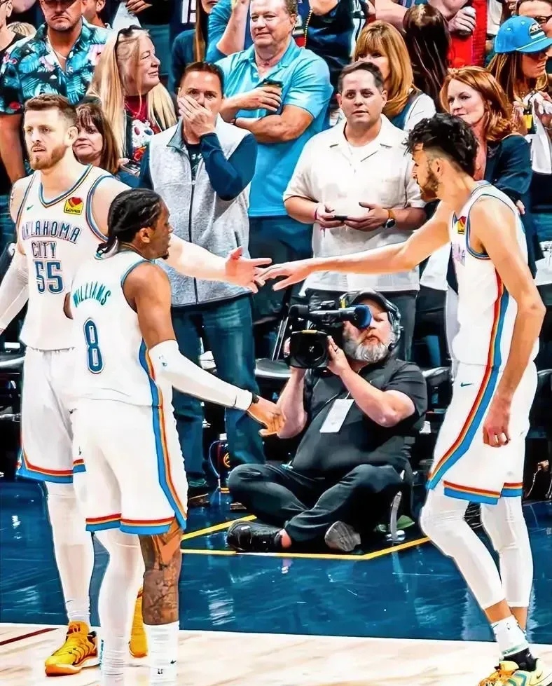 2025年新手游下载犹他爵士发布备战花絮，加时末段迎来里程碑，NBA季后赛任务艰巨，年轻球员得到机会的简单介绍