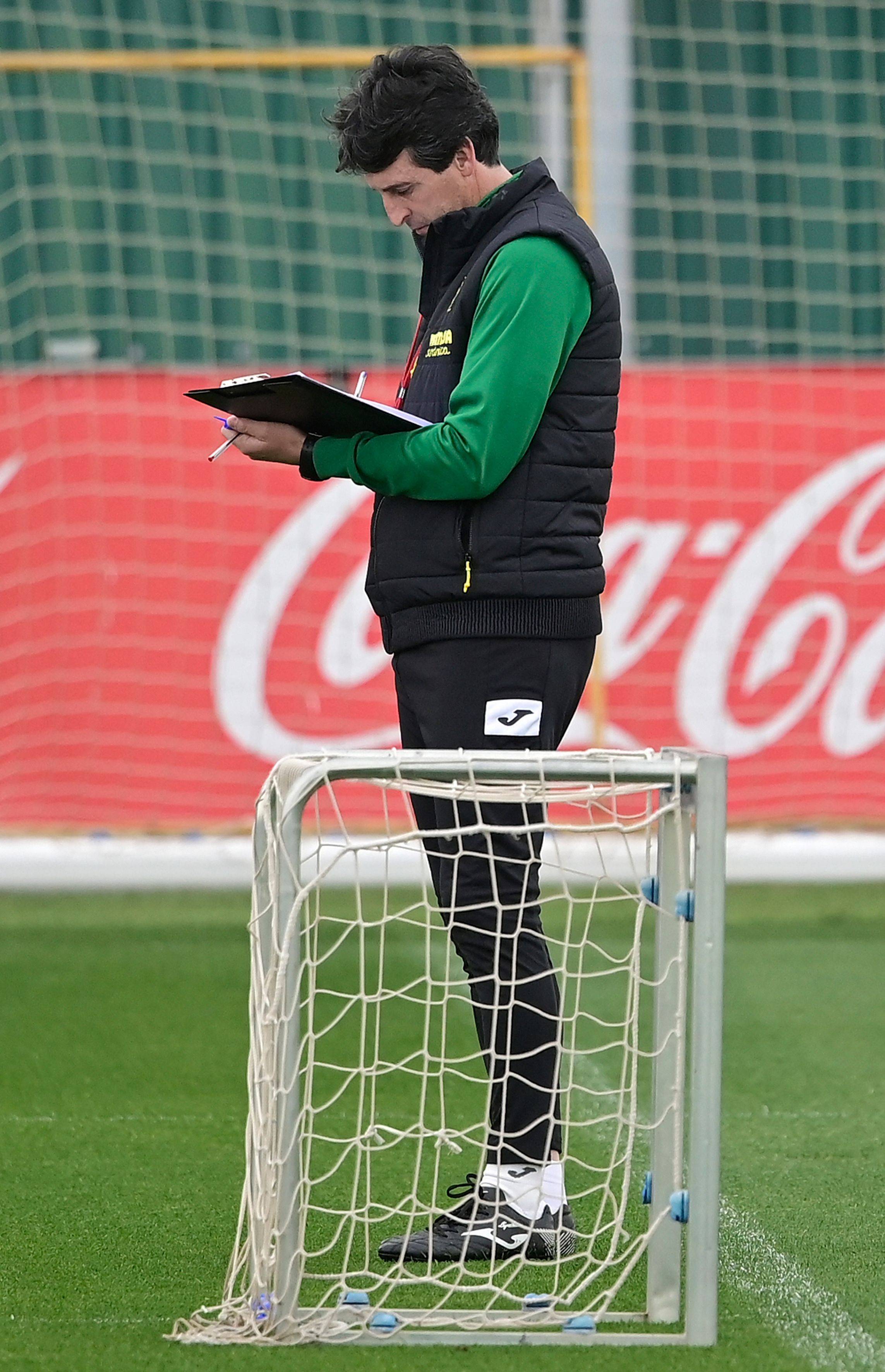 包含比利亚雷亚尔迎德甲关键赛；清晨手感冰凉；管理层满意；团队化学反应显著的词条