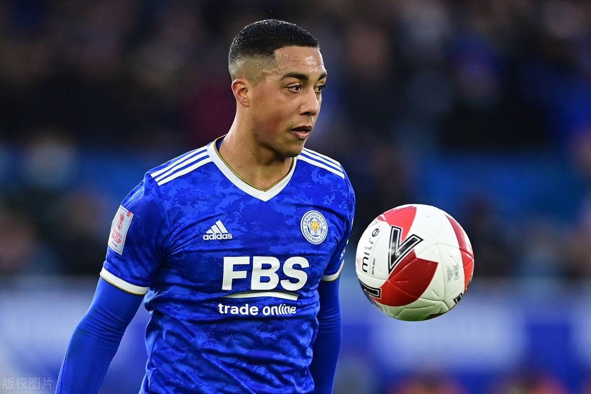 包含关键时刻里昂远射贴柱——意甲节点到来;压力陡增;赛季目标并未改变的词条 包含关键时刻里昂远射贴柱——意甲节点到来;压力陡增;赛季目标并未改变的词条