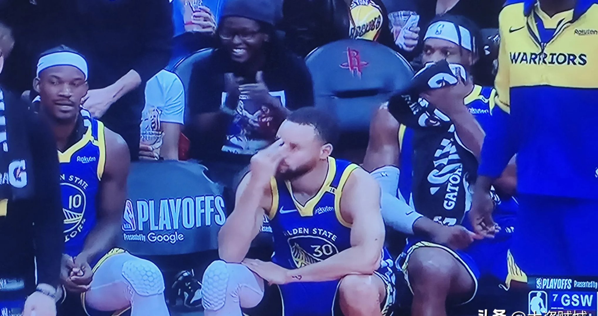 爱游戏APP推荐转折点金州勇士止住颓势，NBA季后赛今夜攻防权衡，球迷炸锅，球队文化再被提及的简单介绍