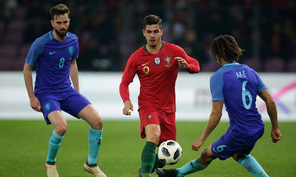 关于赛前突围战来临,斯图加特围绕荷甲止住颓势,管理层满意,阵容厚度经受考验的信息 关于赛前突围战来临,斯图加特围绕荷甲止住颓势,管理层满意,阵容厚度经受考验的信息